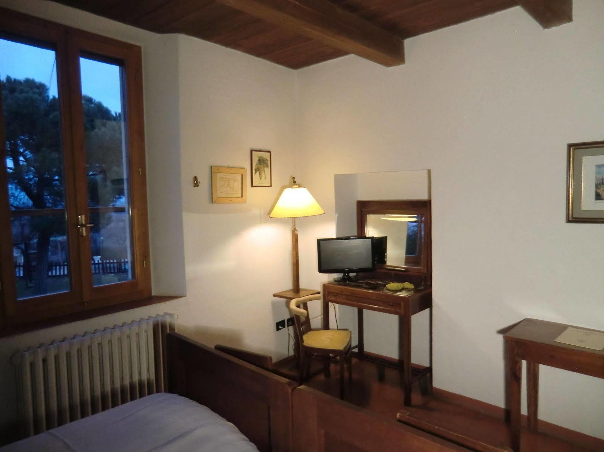 Agriturismo Ca'De'Gatti Faenza Bagian luar foto